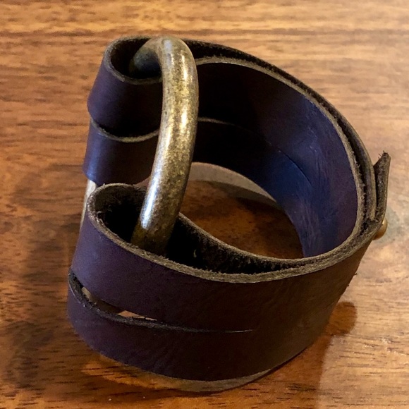 Brown Leather & Antique Brass Bracelet - Picture 5 of 8